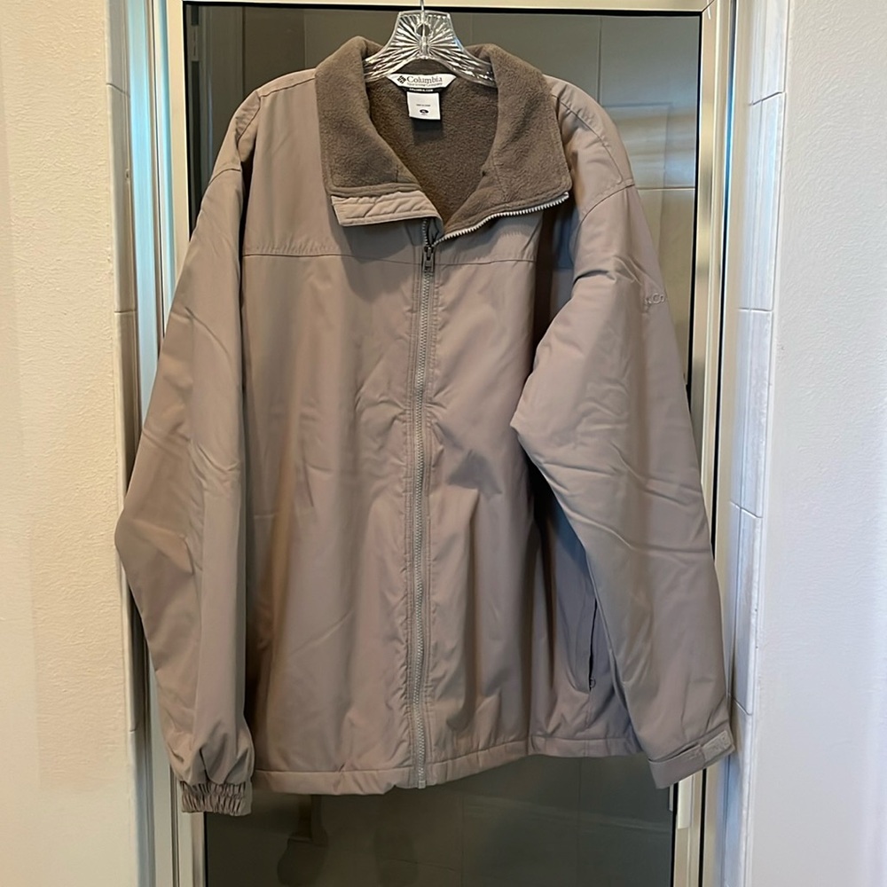 Men’s XL Columbia warm coat - light tan w/interor zip pocket